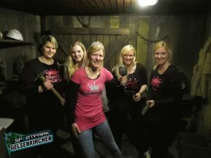 Dein Junggesellenabschied im Ruhrgebiet startet bei uns 1 Live-Escape-the-Room-Junggesellenabschied-JGA-Ruhrgebiet-Sportpark