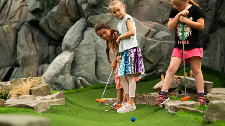 indoor-minigolf-kinder