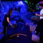 Volop plezier met voldoende afstand 5 Minigolf in Alma Park – afbeelding 3